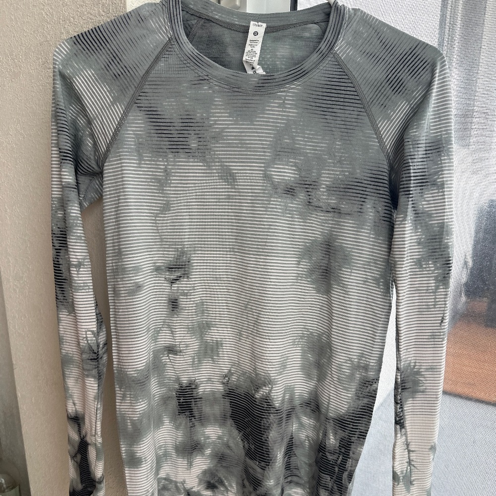 Lululemon Run Swiftly Long Sleeve Top Size 6